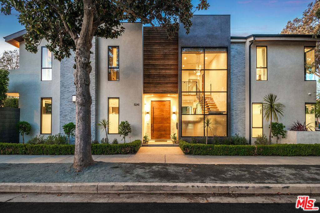 North Hollywood, CA 91602,11241 Valley Spring LN