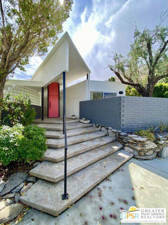 Palm Springs, CA 92264,345 W Crestview DR