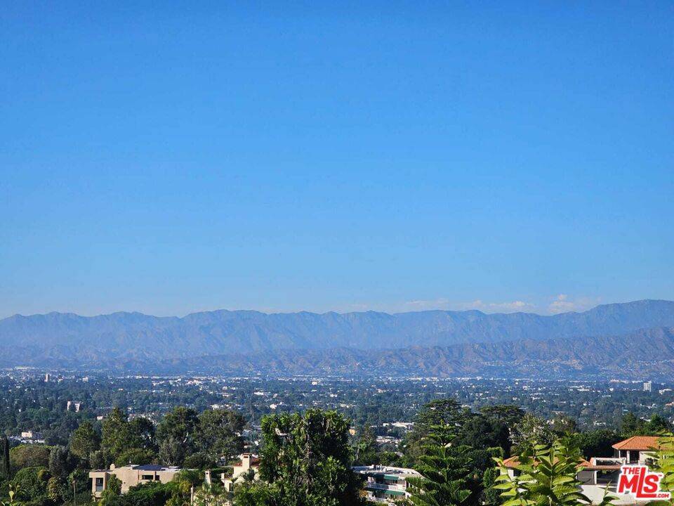 Sherman Oaks, CA 91423,13388 Newcomb DR
