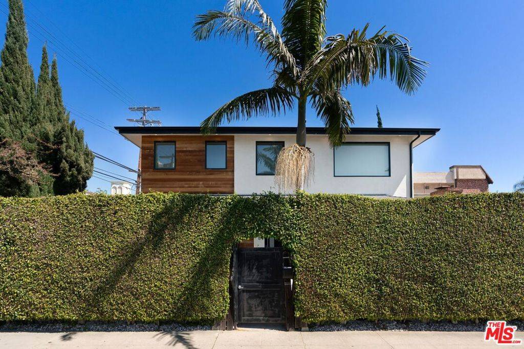 Los Angeles, CA 90035,1418 Cardiff AVE