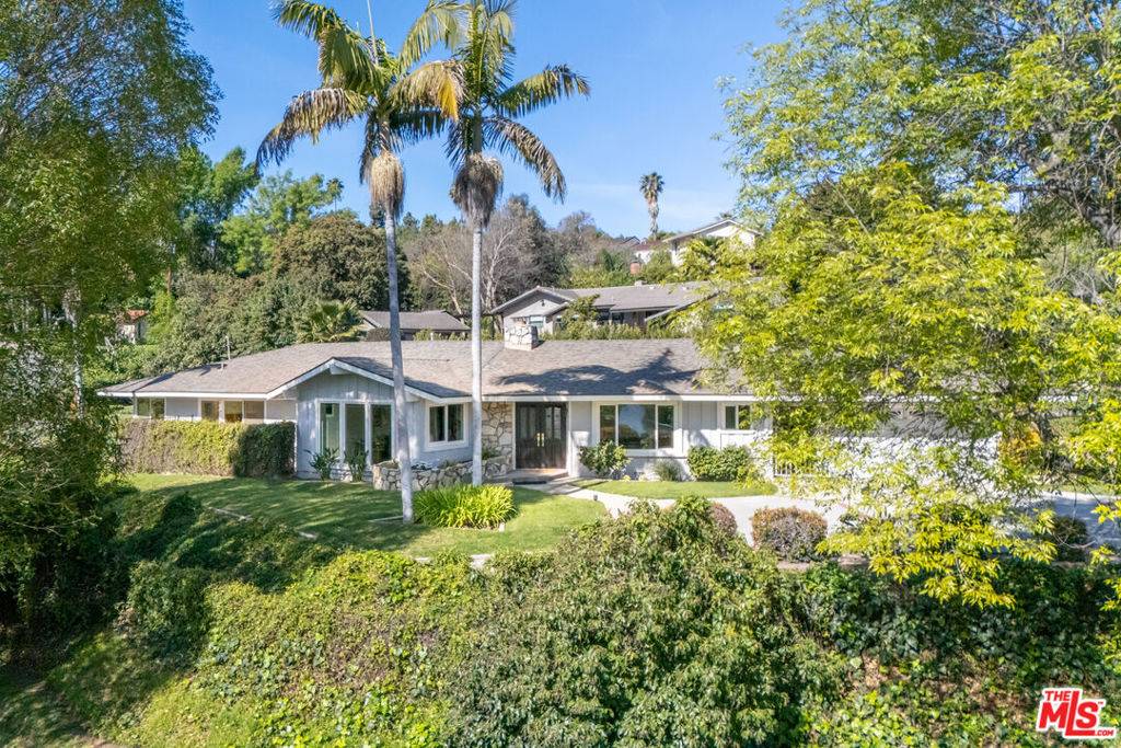 Fullerton, CA 92835,606 Lake TER