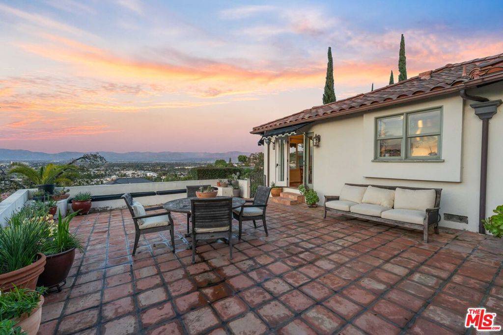 Sherman Oaks, CA 91403,14878 Round Valley DR