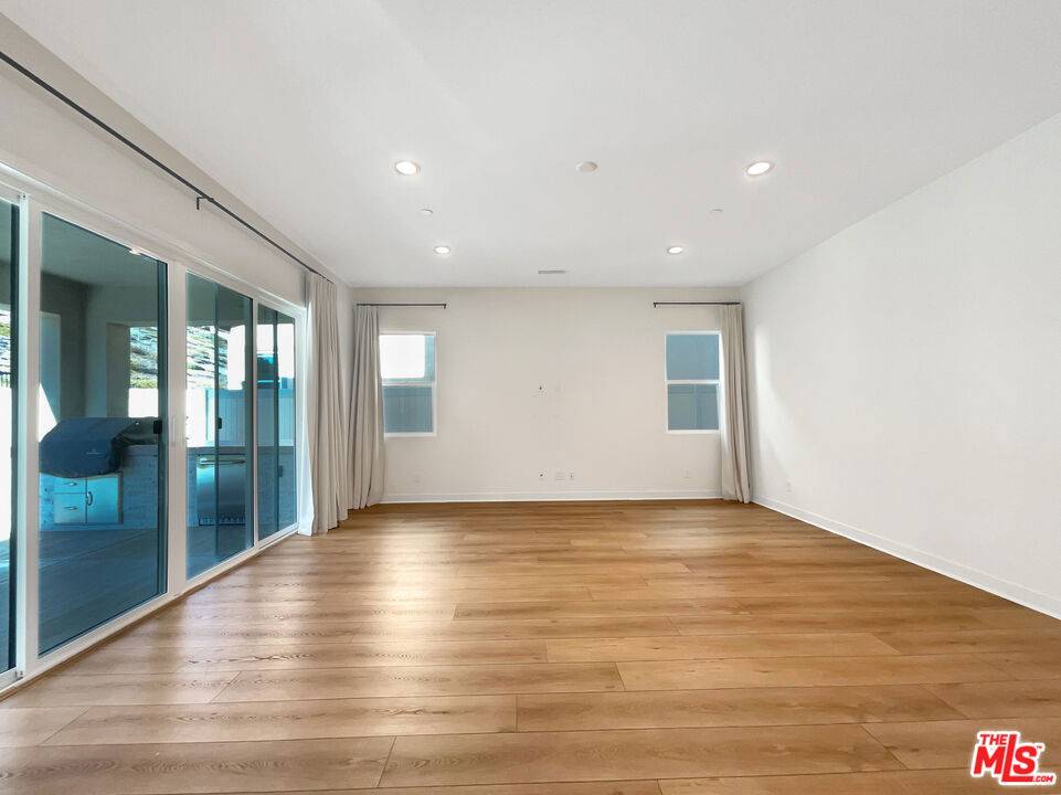 Santa Clarita, CA 91350,17713 Ridgeline CT
