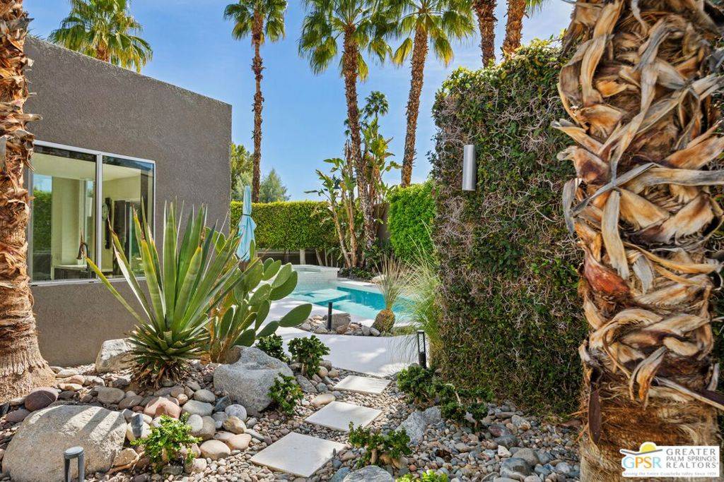 Palm Springs, CA 92264,658 Dunes CT