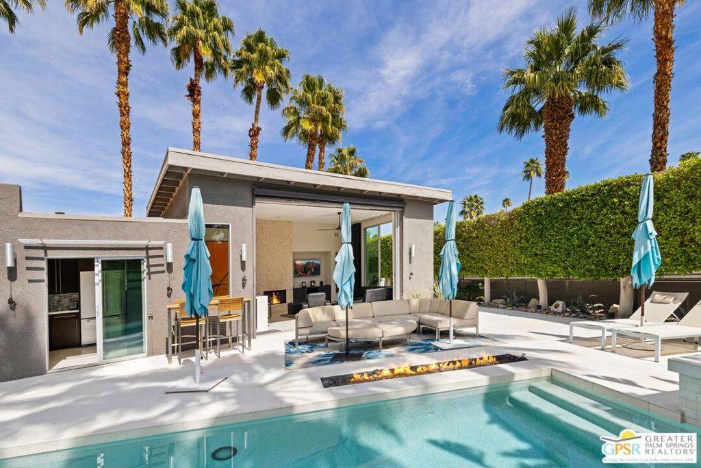 Palm Springs, CA 92264,658 Dunes CT