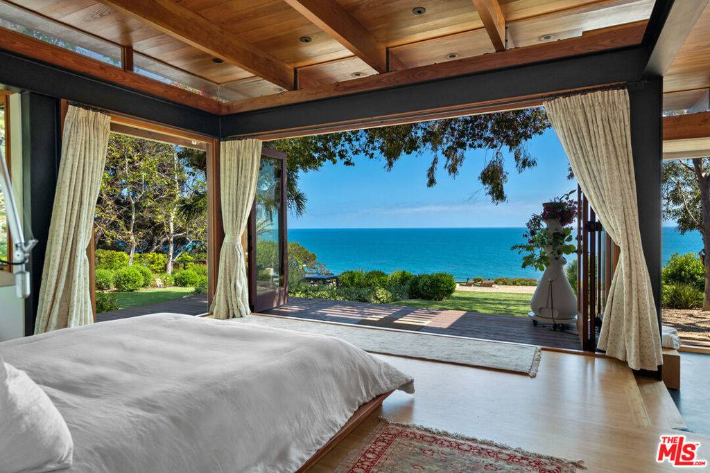 Malibu, CA 90265,32496 Pacific Coast HWY