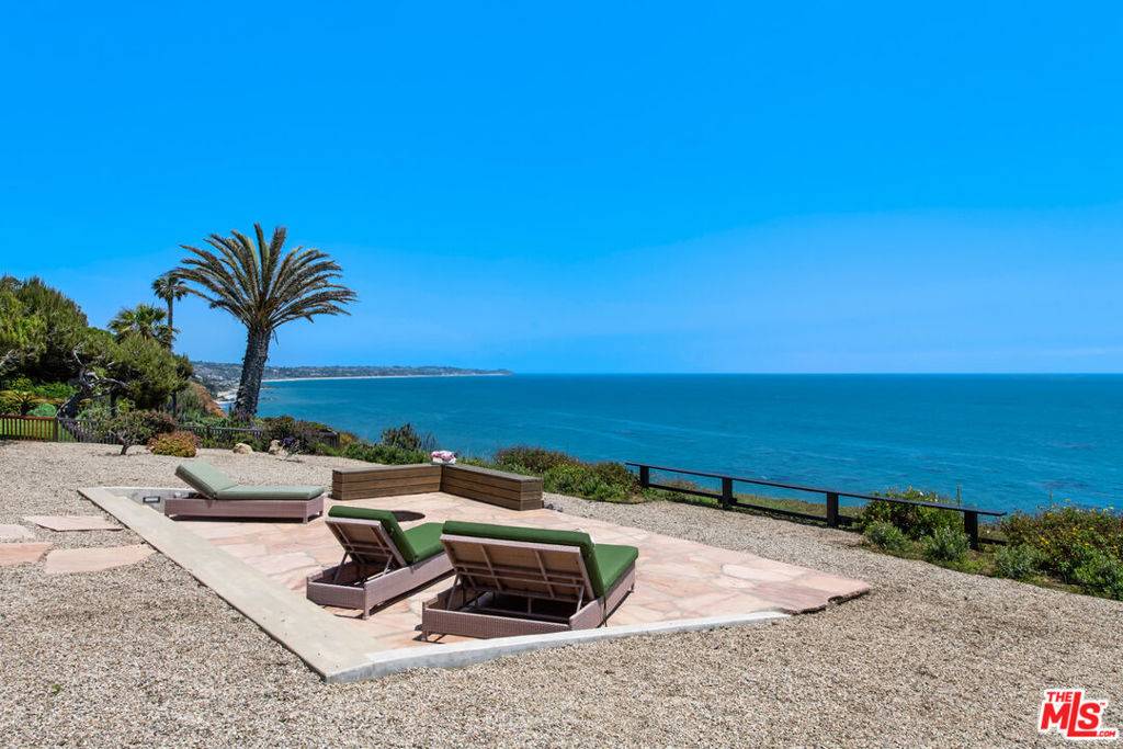 Malibu, CA 90265,32496 Pacific Coast HWY