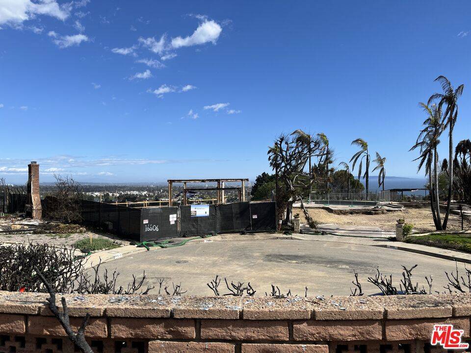 Pacific Palisades, CA 90272,16615 Merrivale LN