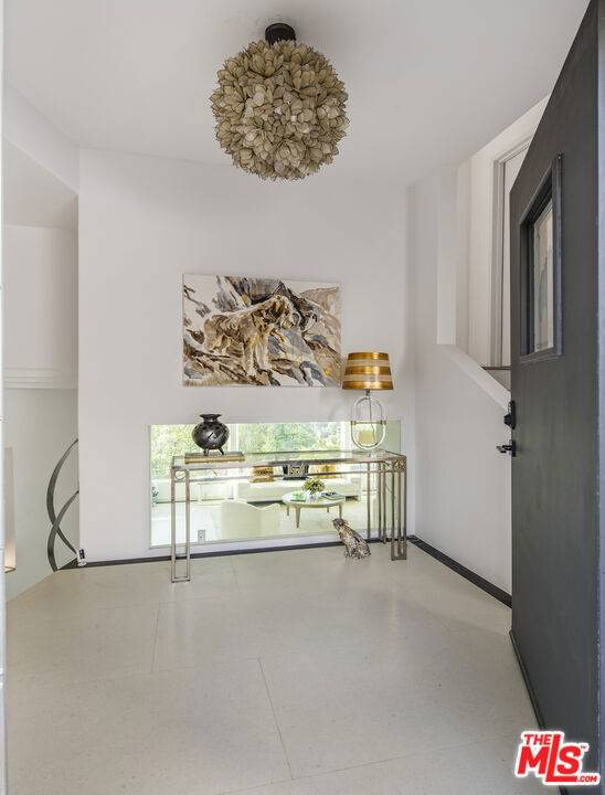 Los Angeles, CA 90068,3345 Wonder View DR
