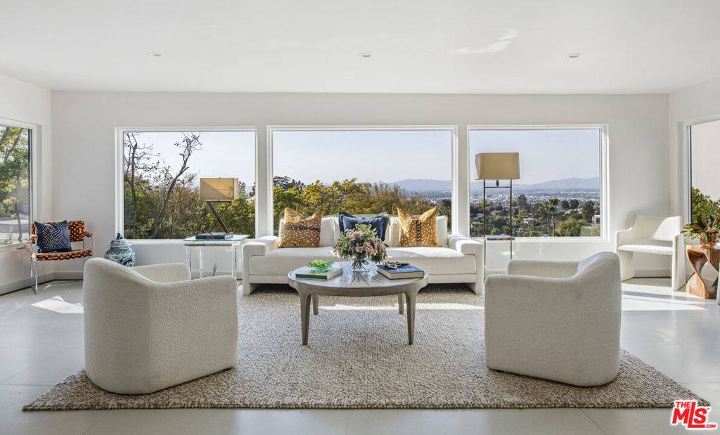 Los Angeles, CA 90068,3345 Wonder View DR