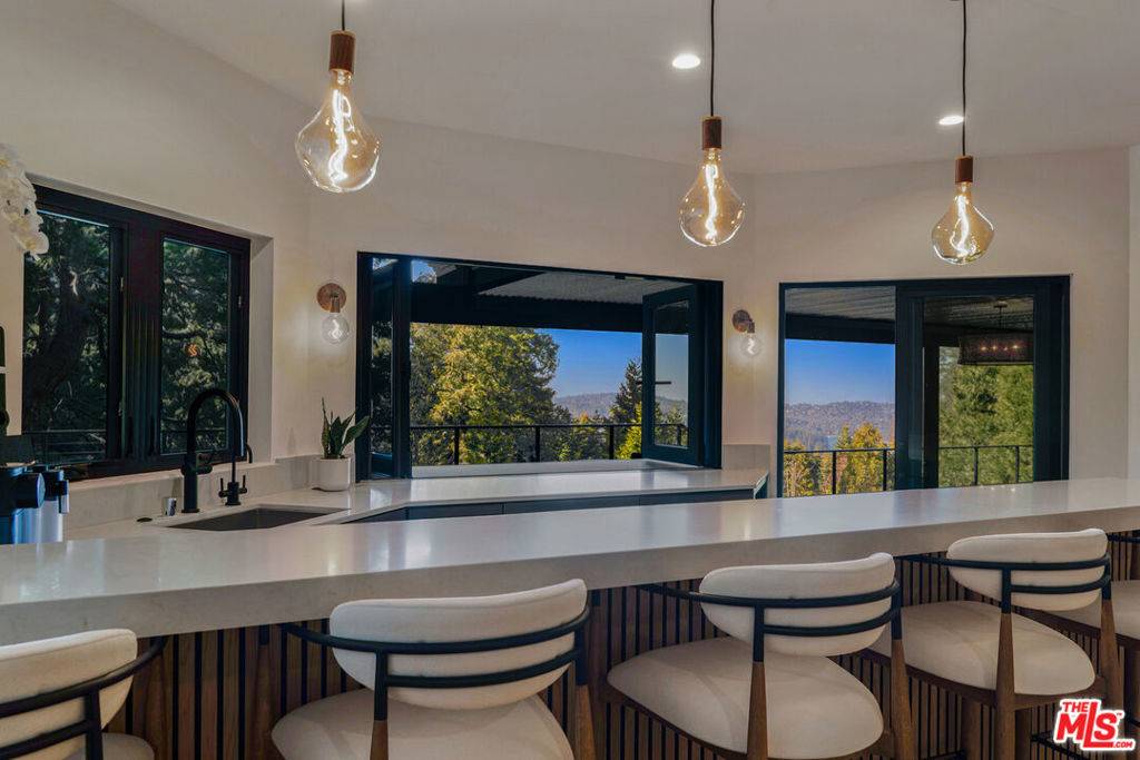 Lake Arrowhead, CA 92352,654 S Cumberland DR