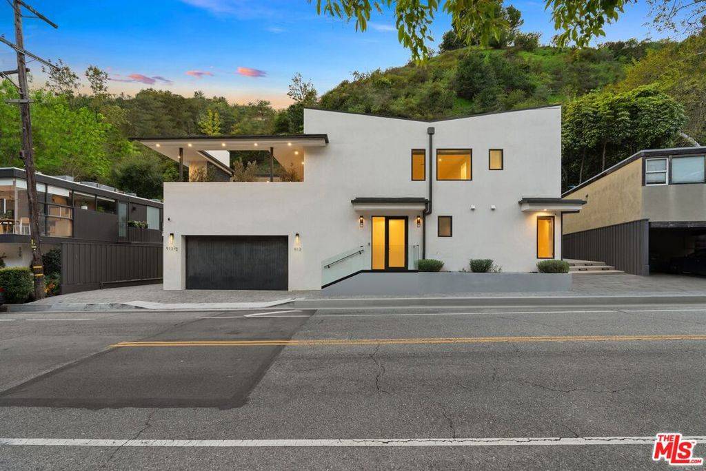 Bel Air, CA 90077,913 913 1/2 N Beverly Glen BLVD