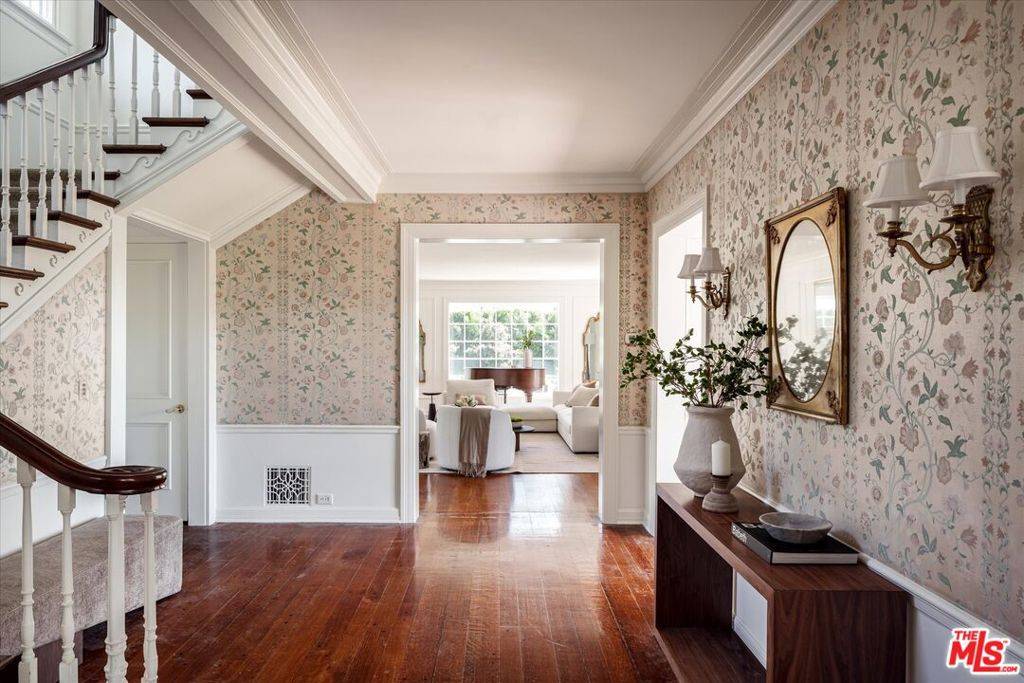 Los Angeles, CA 90077,10810 Ambazac WAY