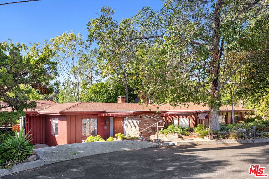 Los Angeles, CA 90049,809 Broom WAY
