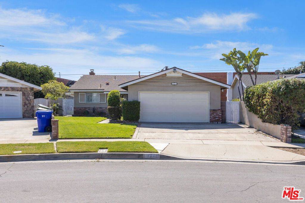 Gardena, CA 90248,552 E Newfield ST