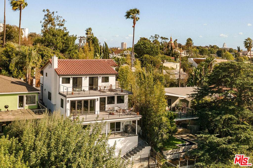 Los Angeles, CA 90026,1615 Sargent PL