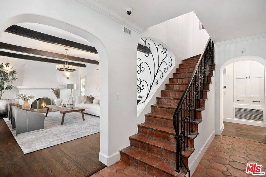 Santa Monica, CA 90402,616 21st ST