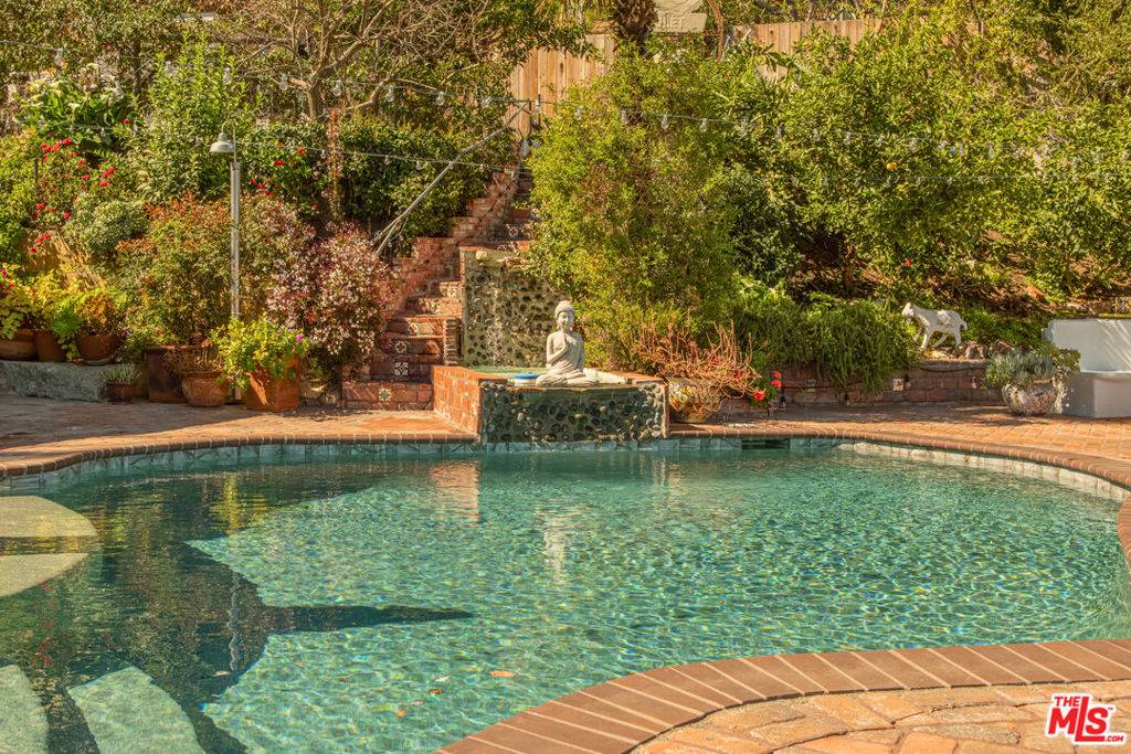 Encino, CA 91436,16582 Calneva DR