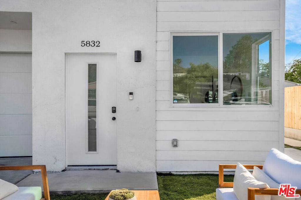 Culver City, CA 90034,5832 David AVE #1