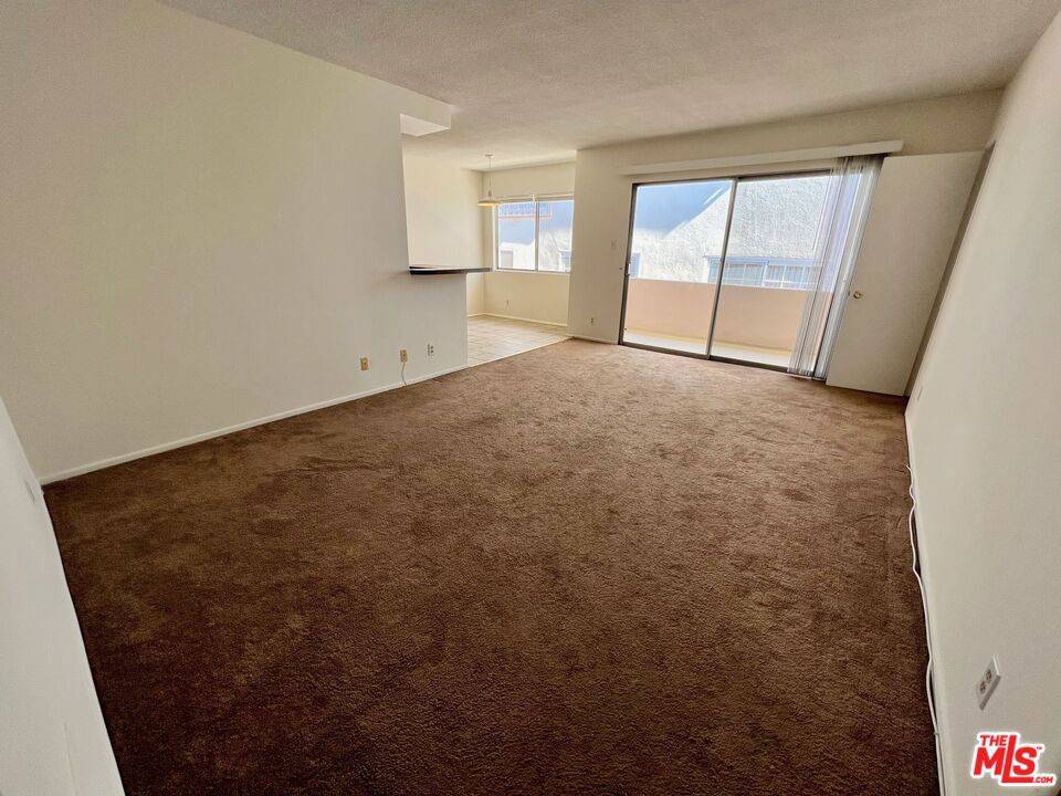 Los Angeles, CA 90049,11727 Mayfield AVE #7