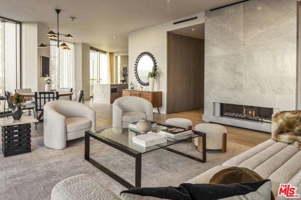 Los Angeles, CA 90067,211 Elm Court #24A