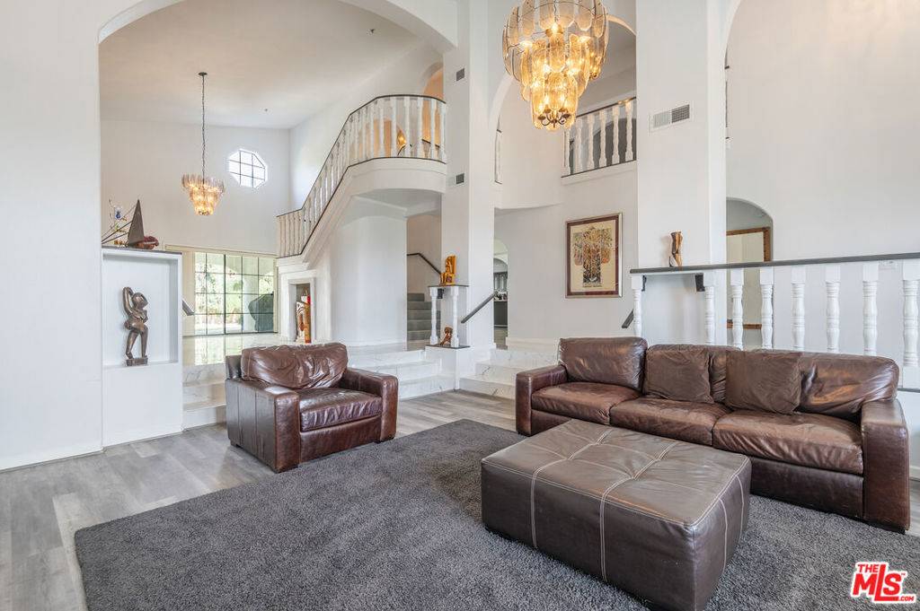 Sylmar, CA 91342,13240 Woodcock AVE