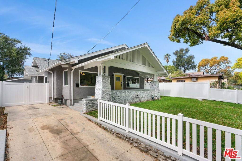 Pasadena, CA 91103,1027 N Summit AVE
