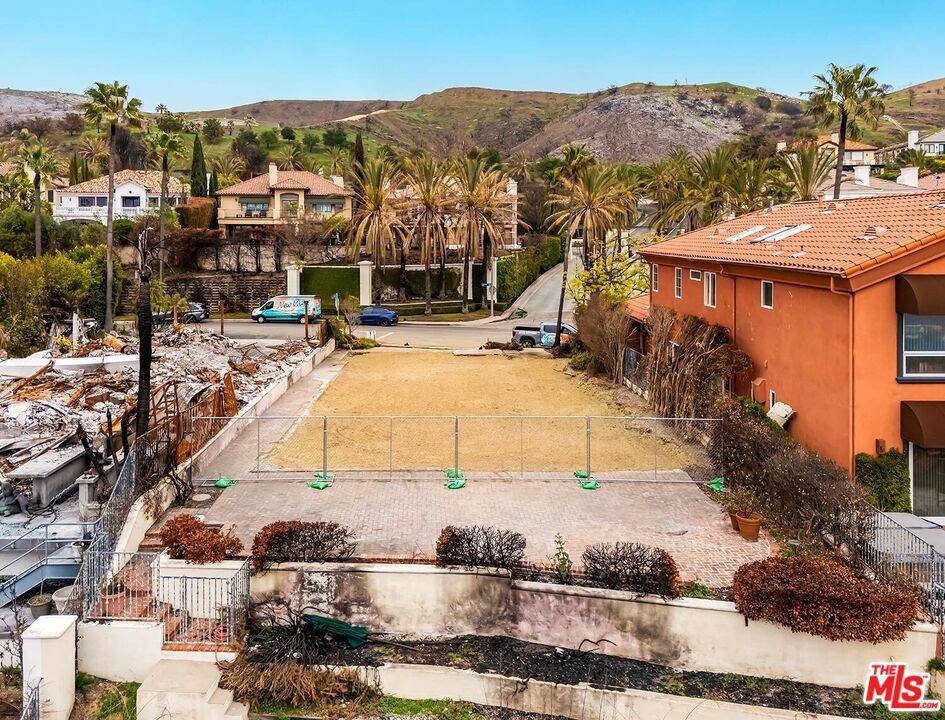 Pacific Palisades, CA 90272,1648 Chastain