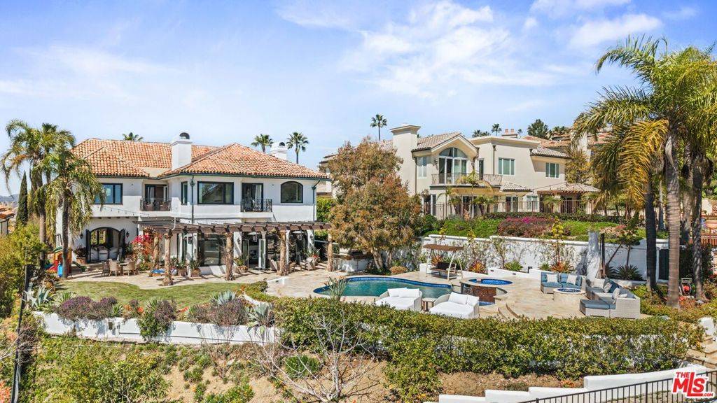 Pacific Palisades, CA 90272,1821 Chastain