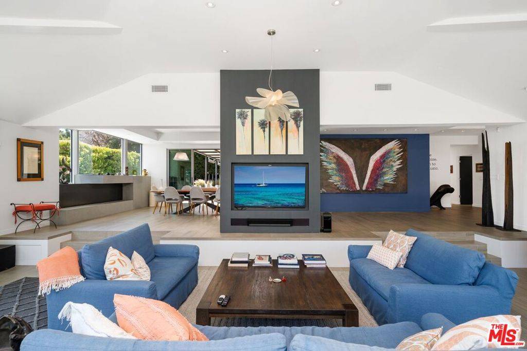 Malibu, CA 90265,3615 Malibu Country DR