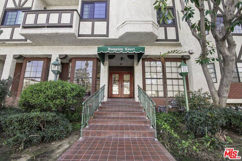 Encino, CA 91316,17914 Magnolia BLVD #121