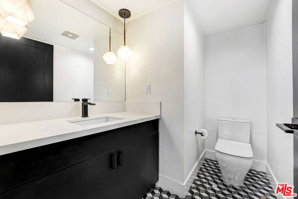 North Hollywood, CA 91606,6355 Elmer AVE