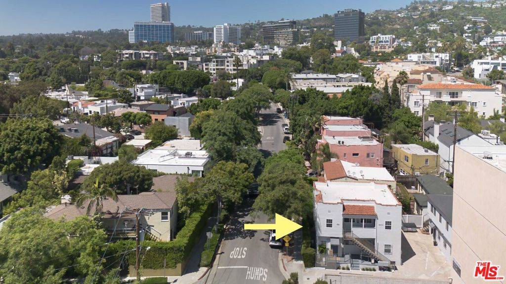 West Hollywood, CA 90069,832 Hilldale AVE