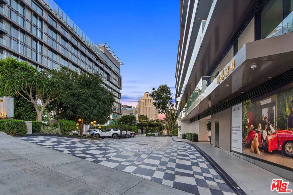 West Hollywood, CA 90069,8420 W Sunset BLVD #307