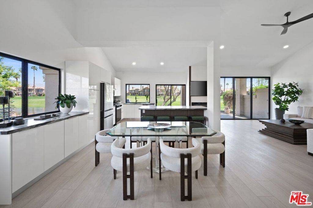 Palm Desert, CA 92211,38306 Gazania CIR