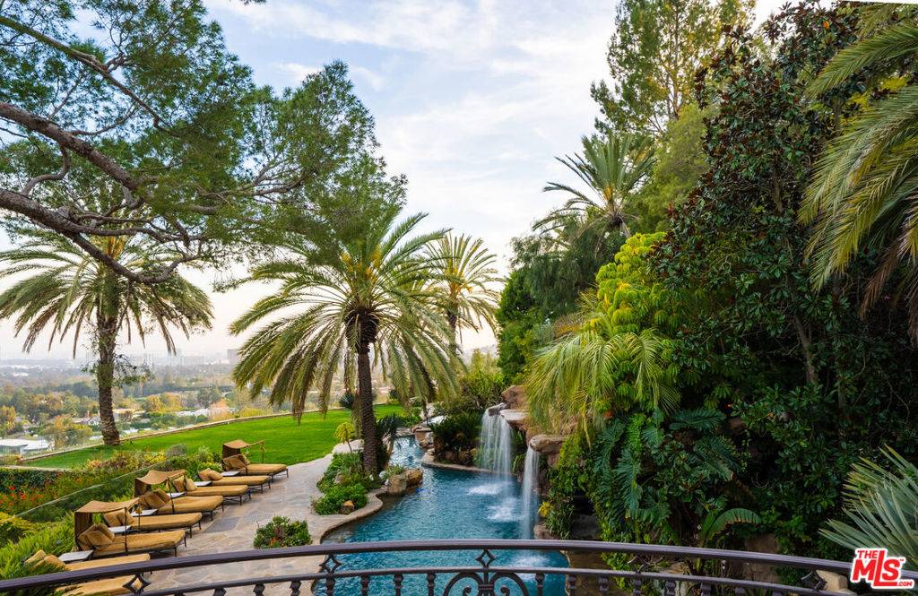 Beverly Hills, CA 90210,10066 Cielo DR
