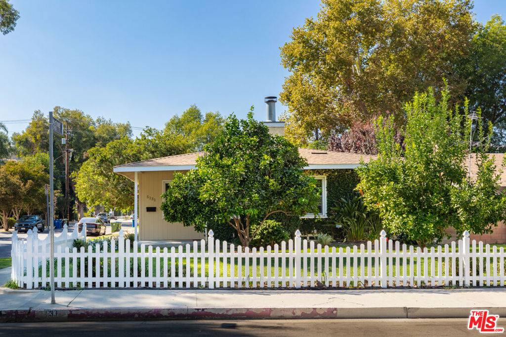 Woodland Hills, CA 91364,5131 Don Pio DR