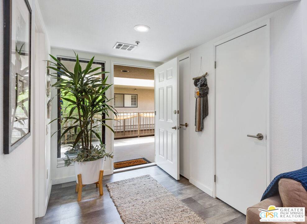 Palm Springs, CA 92262,255 S Avenida Caballeros #313