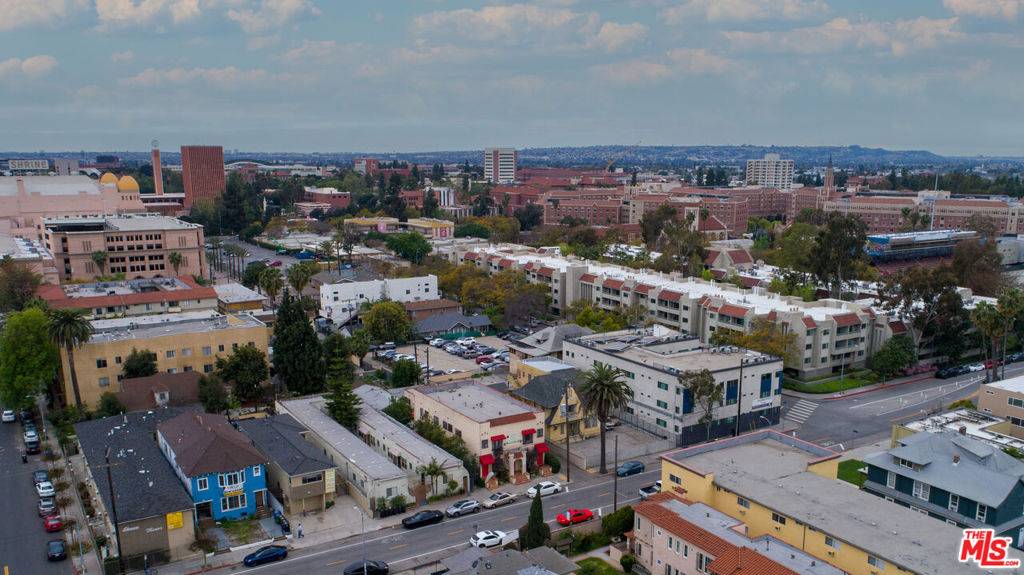 Los Angeles, CA 90007,716 W 30th ST