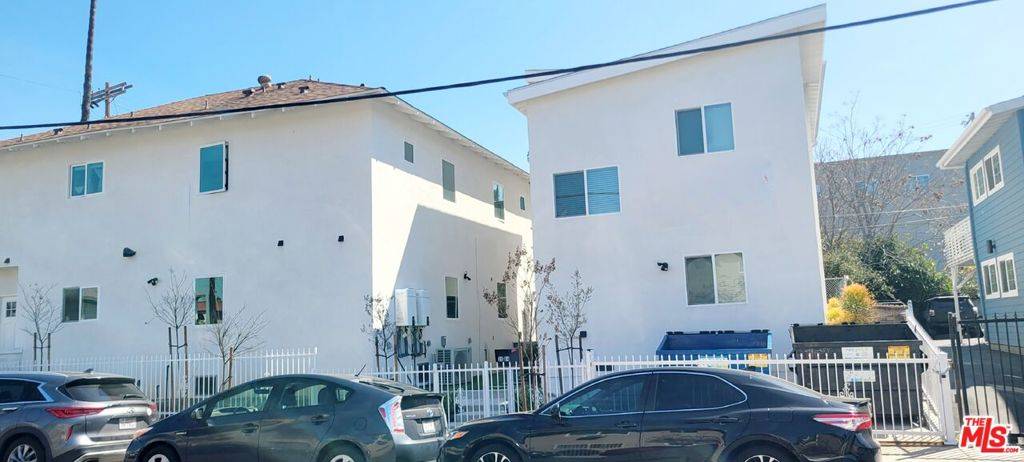 Los Angeles, CA 90007,648 W 30th ST
