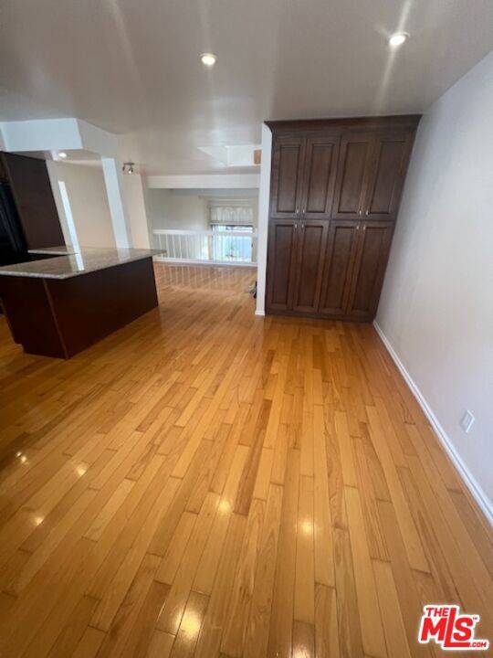 Pacific Palisades, CA 90272,1593 Michael LN