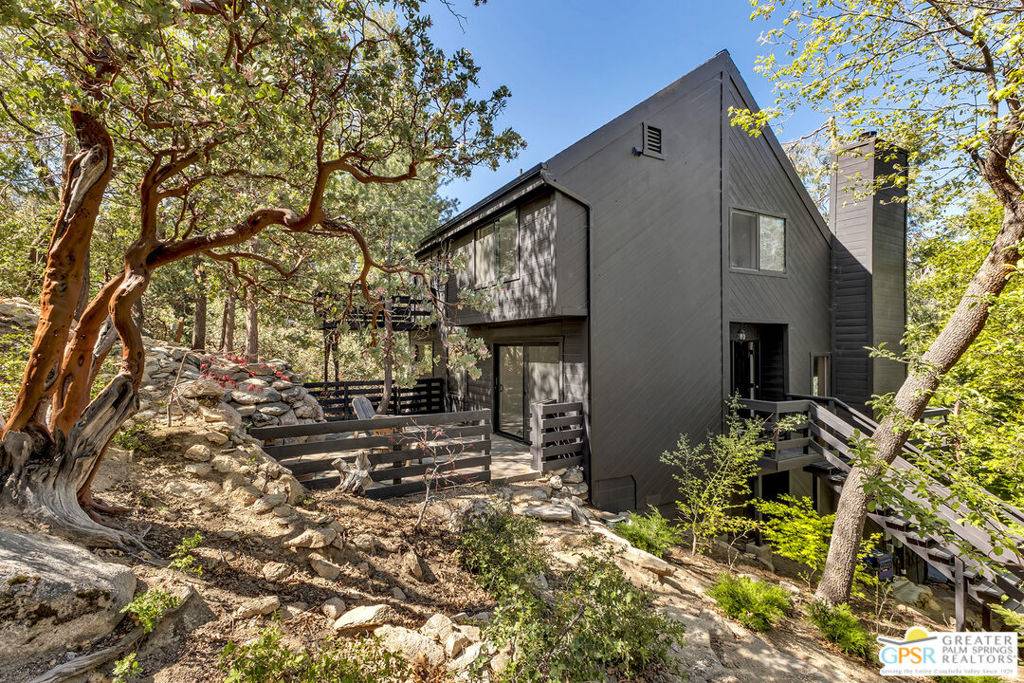 Idyllwild, CA 92549,25150 Cougar RD