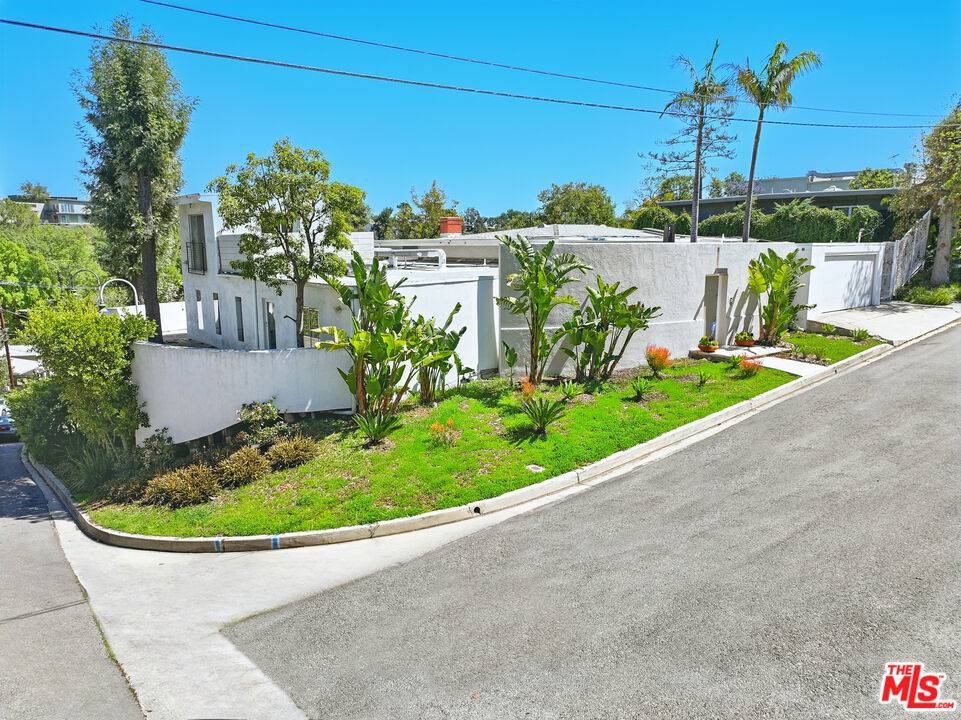 Los Angeles, CA 90046,2442 Green View PL