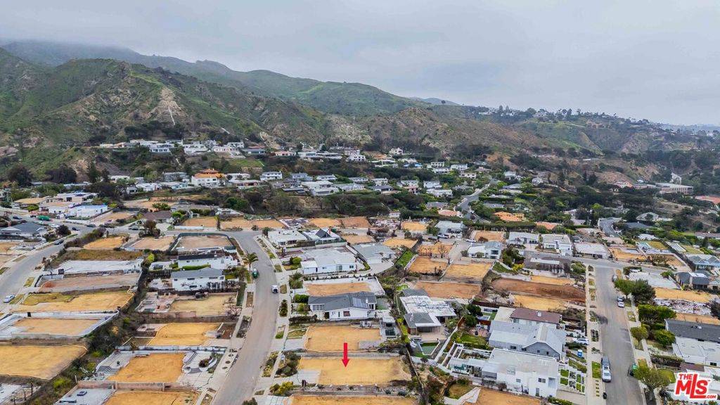 Malibu, CA 90265,3702 Oceanhill WAY