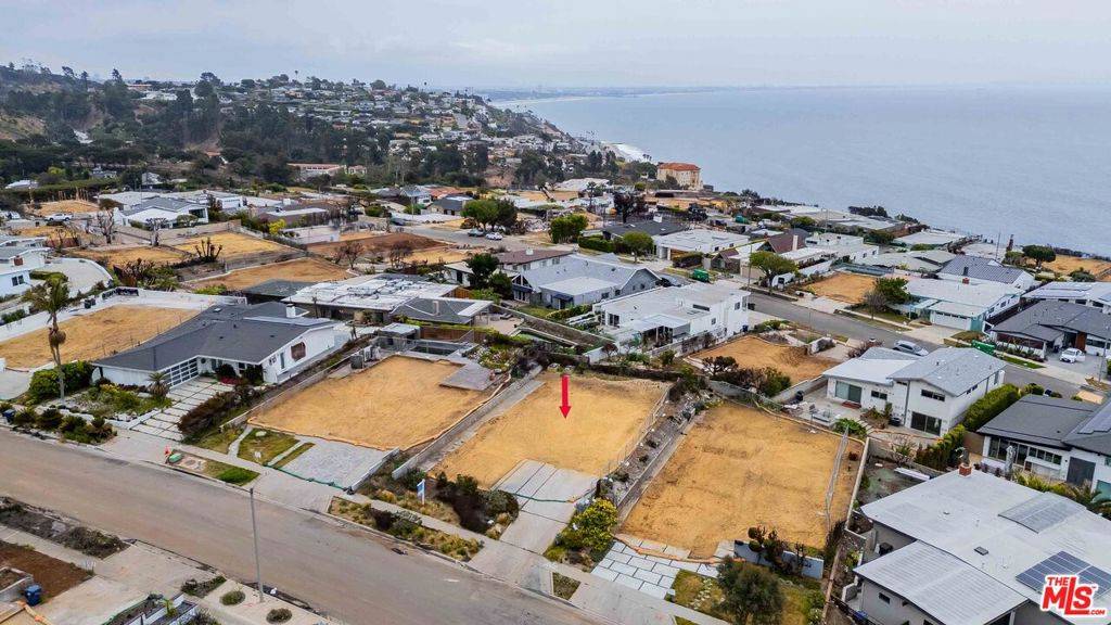 Malibu, CA 90265,3702 Oceanhill WAY