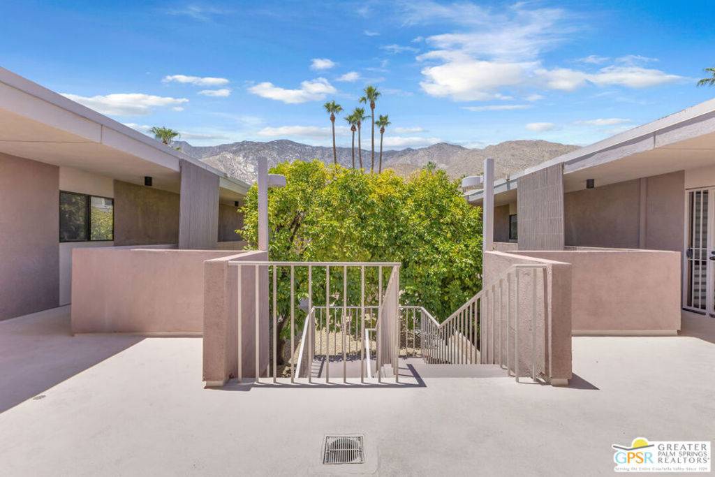Palm Springs, CA 92264,2696 S Sierra Madre #F11