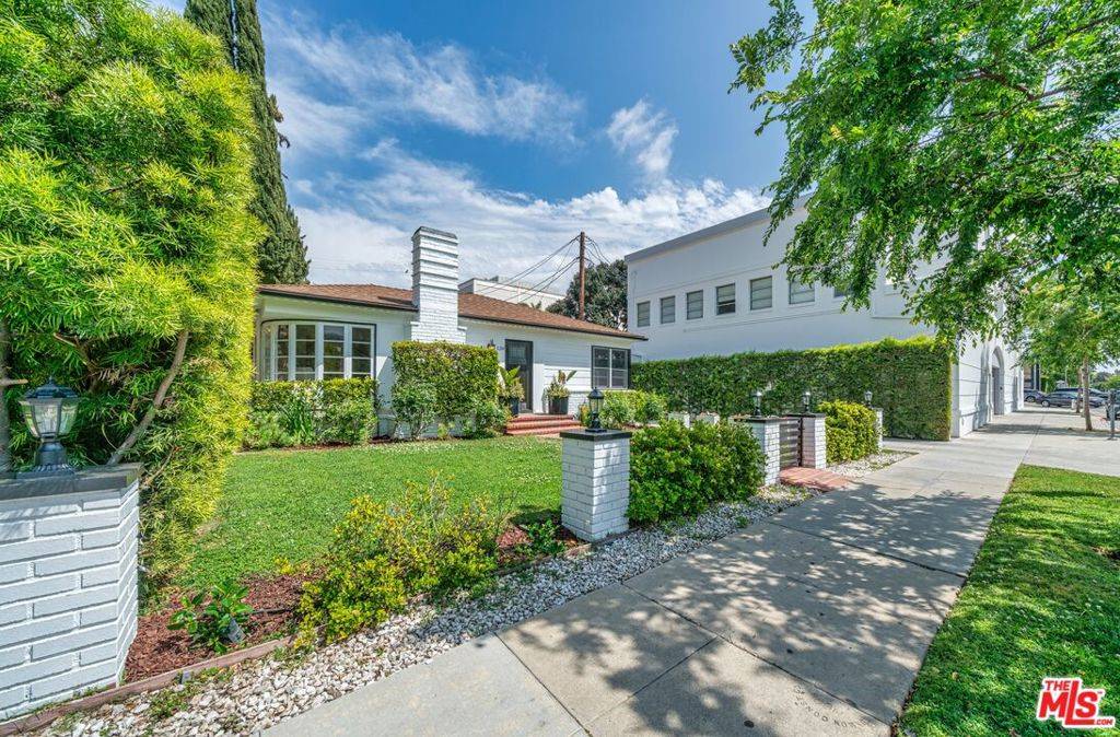 Beverly Hills, CA 90211,136 N Hamel DR