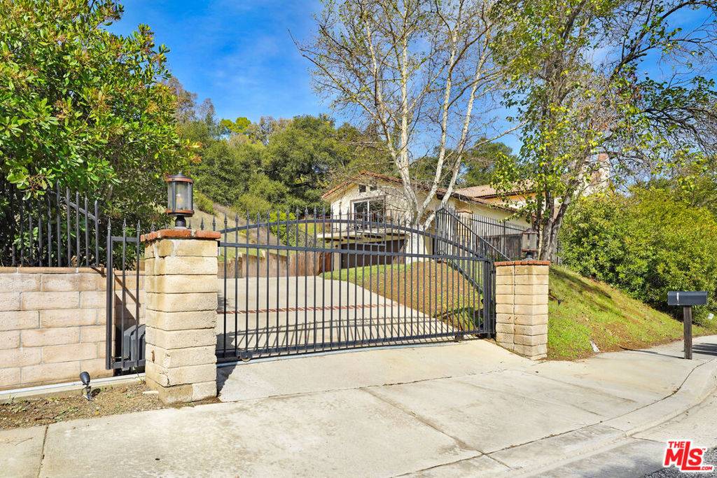 Agoura Hills, CA 91301,4911 Calle Robleda