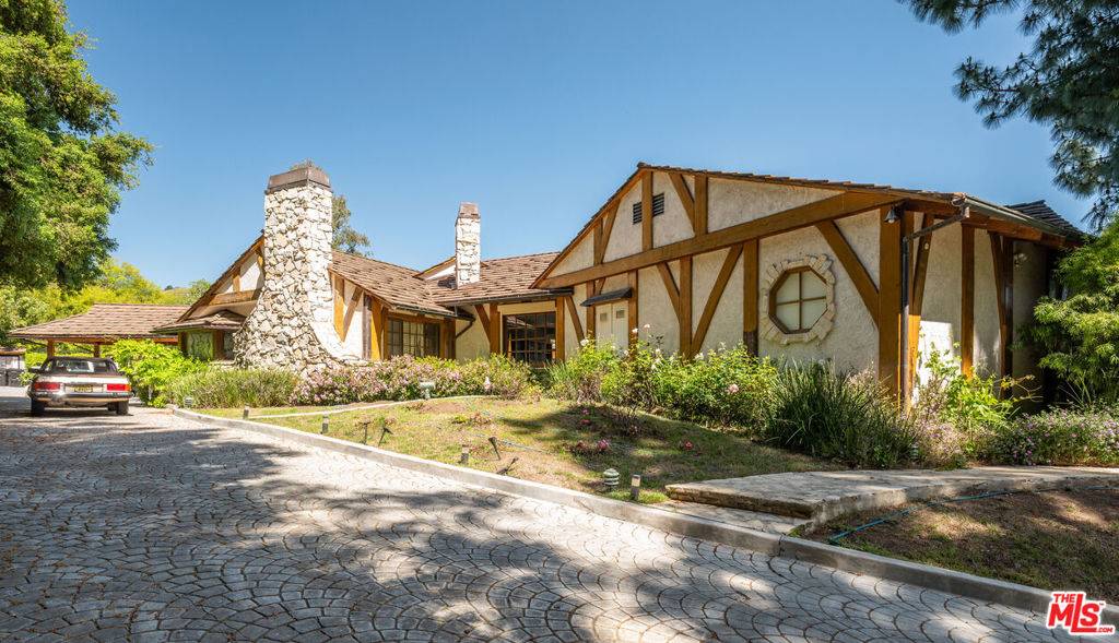 Studio City, CA 91604,Address not disclosed