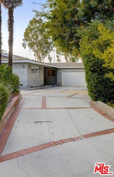 Valley Glen, CA 91401,13633 Sylvan ST